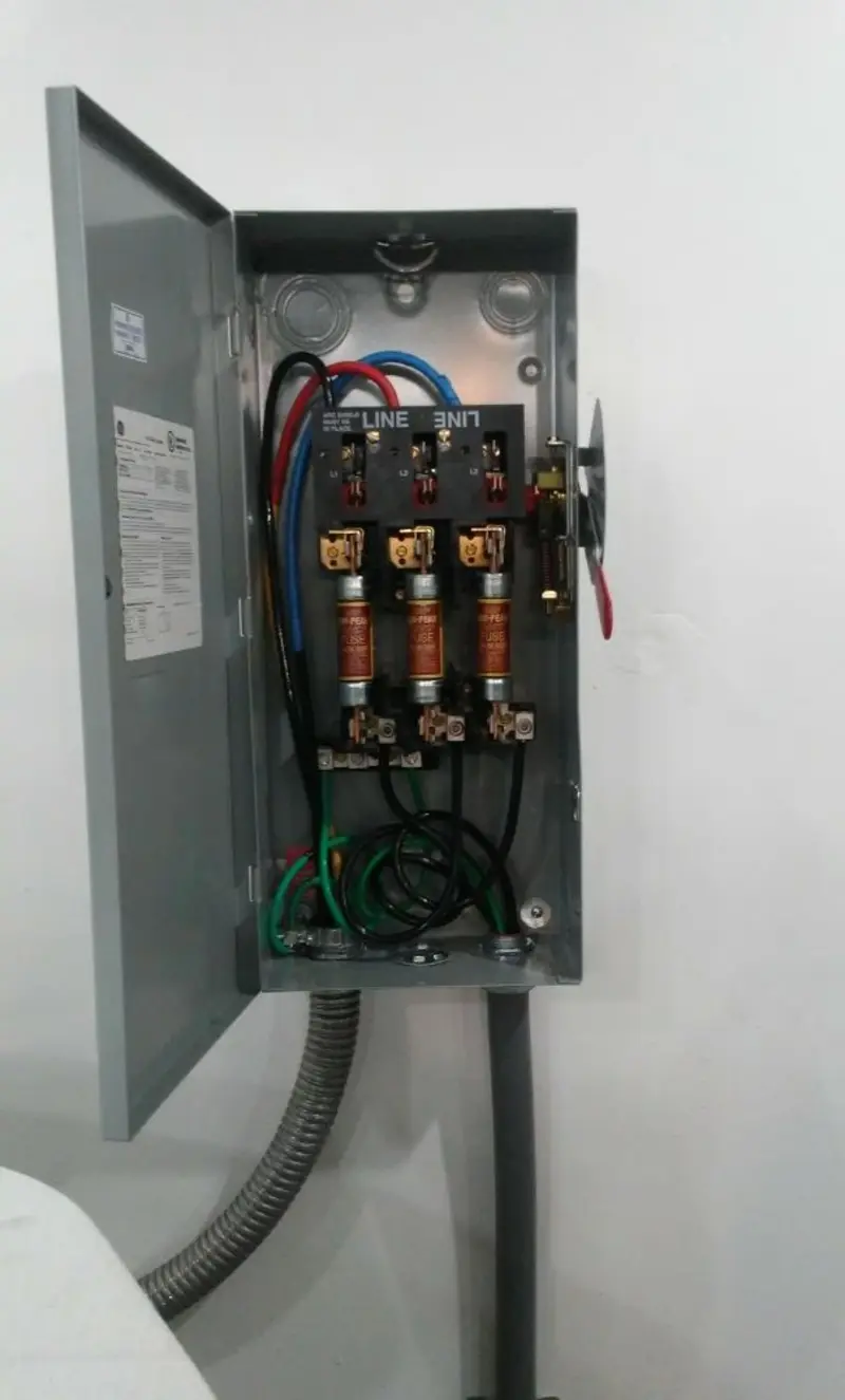 Three-phase disconnect switch installed for Electrical Wiring & Rewiring in Ohioville